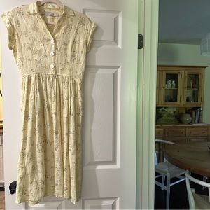 Christy Dawn Piper Dress XS. Beautiful light yellow color with florals.